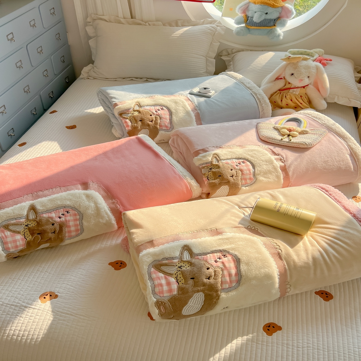 91家纺网 家纺一手货源 找家纺 （总）子钦家纺 2025新款秋冬加厚牛奶绒羊羔绒卡通贴布绣包边毛毯（第二波）