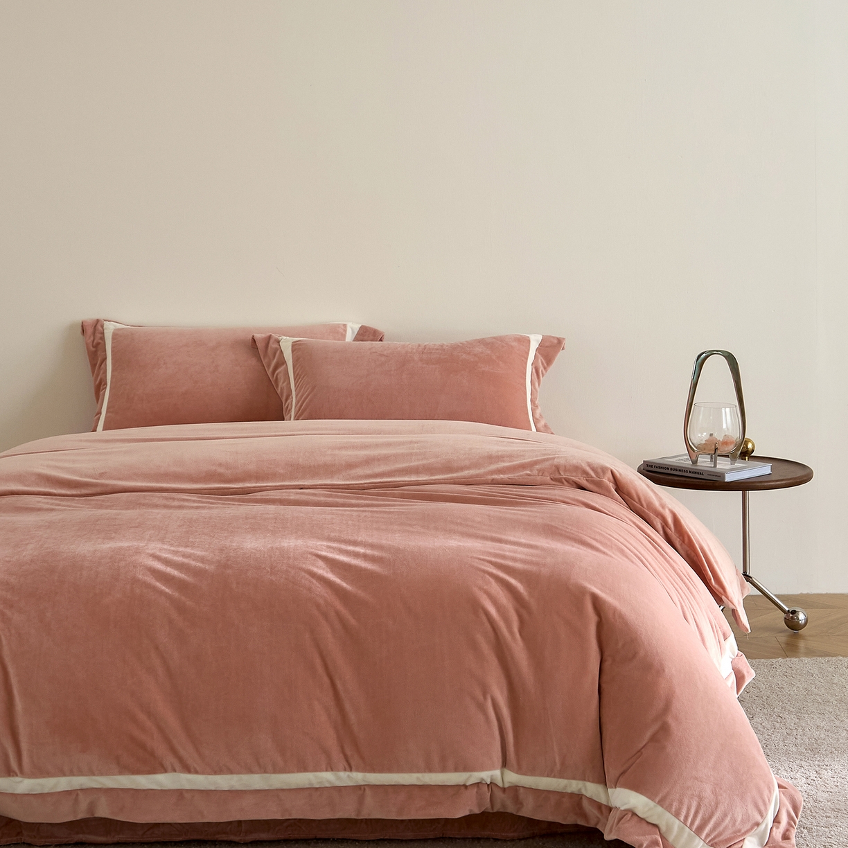 91家纺网 家纺一手货源 找家纺 ONE TWO ONE 121 2025新款轻奢新法式德芙绒宝宝绒婴儿绒短毛绒牛奶绒四件套床单被套【繁华】【提供买家秀】【会员-20】 平台控价券后不得低于318/338元 繁华-琳琅粉