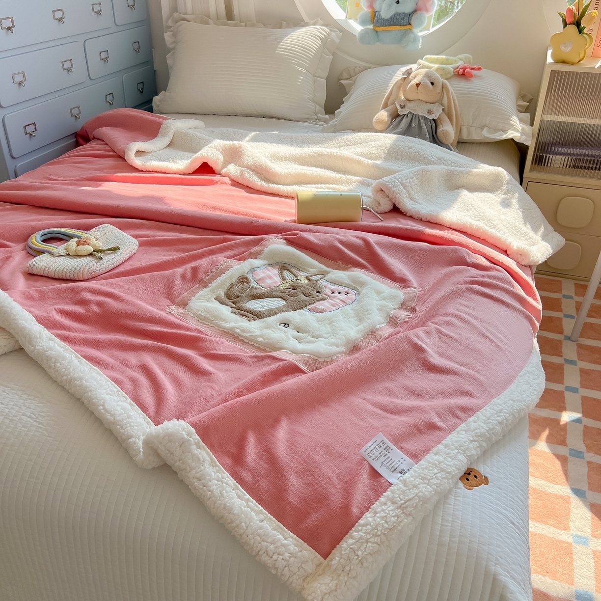 91家纺网 家纺一手货源 找家纺 子钦家纺 2025新款秋冬加厚牛奶绒羊羔绒卡通贴布绣包边毛毯（第二波） 睡觉兔-豆沙