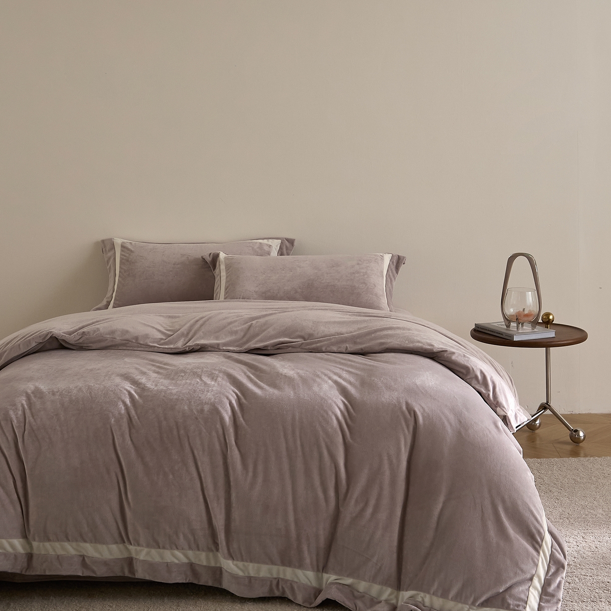 91家纺网 家纺一手货源 找家纺 ONE TWO ONE 121 2025新款轻奢新法式德芙绒宝宝绒婴儿绒短毛绒牛奶绒四件套床单被套【繁华】【提供买家秀】【会员-20】 平台控价券后不得低于318/338元 繁华-浪漫紫