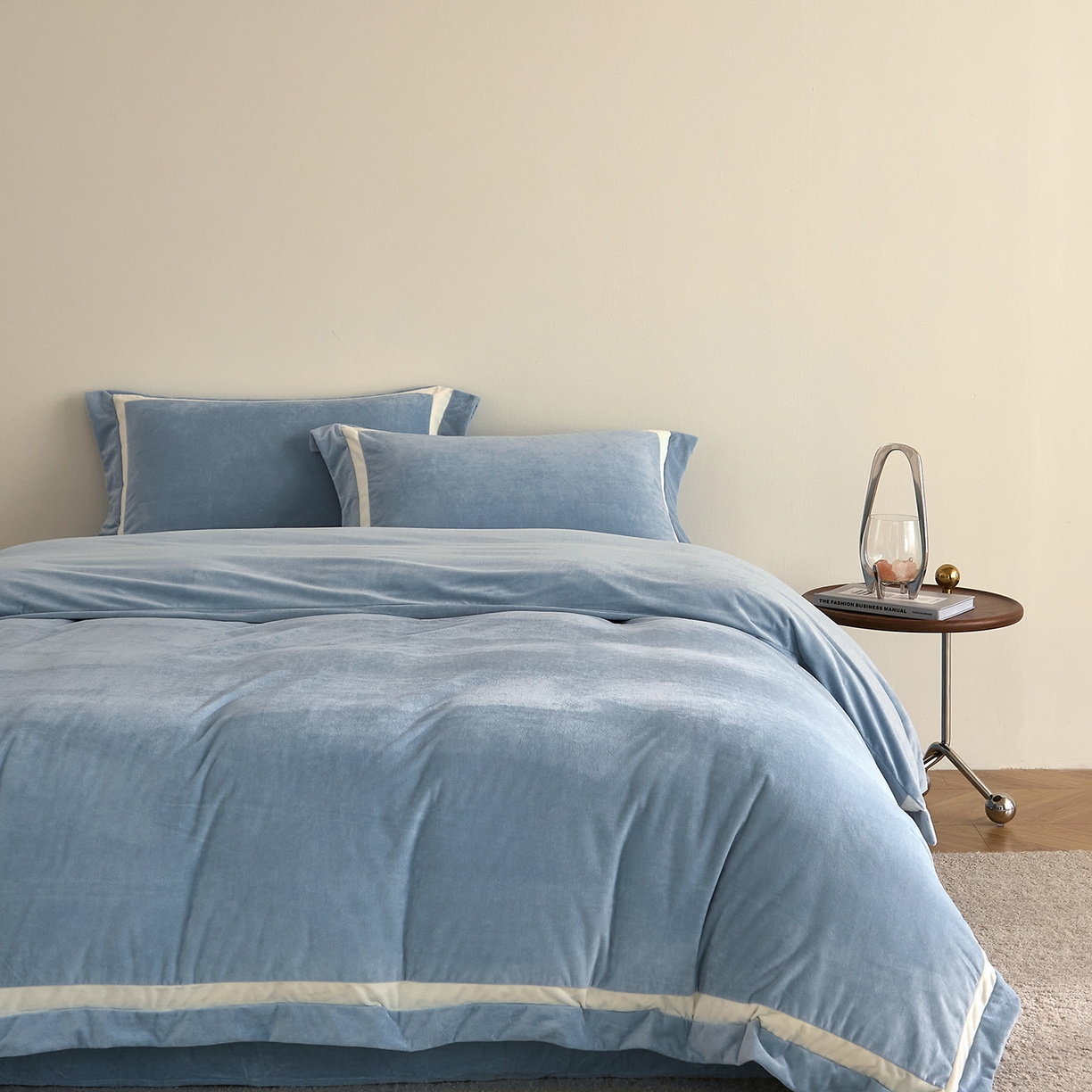 91家纺网 家纺一手货源 找家纺 ONE TWO ONE 121 2025新款轻奢新法式德芙绒宝宝绒婴儿绒短毛绒牛奶绒四件套床单被套【繁华】【提供买家秀】【会员-20】 平台控价券后不得低于318/338元 繁华-和煦蓝