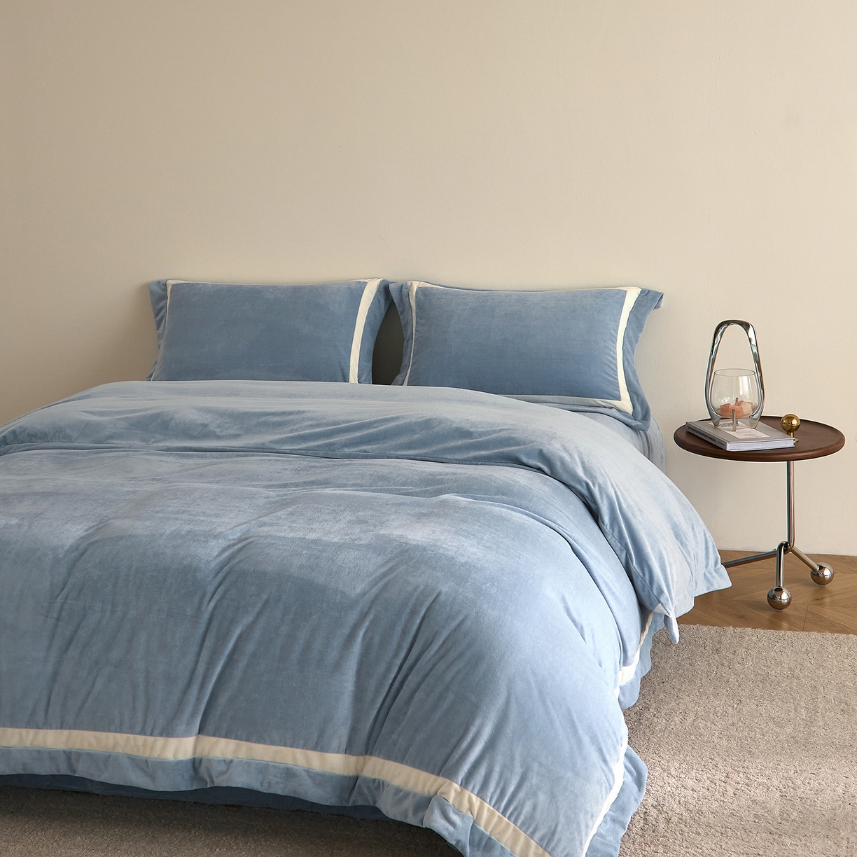 91家纺网 家纺一手货源 找家纺 ONE TWO ONE 121 2025新款轻奢新法式德芙绒宝宝绒婴儿绒短毛绒牛奶绒四件套床单被套【繁华】【提供买家秀】【会员-20】 平台控价券后不得低于318/338元 繁华-和煦蓝