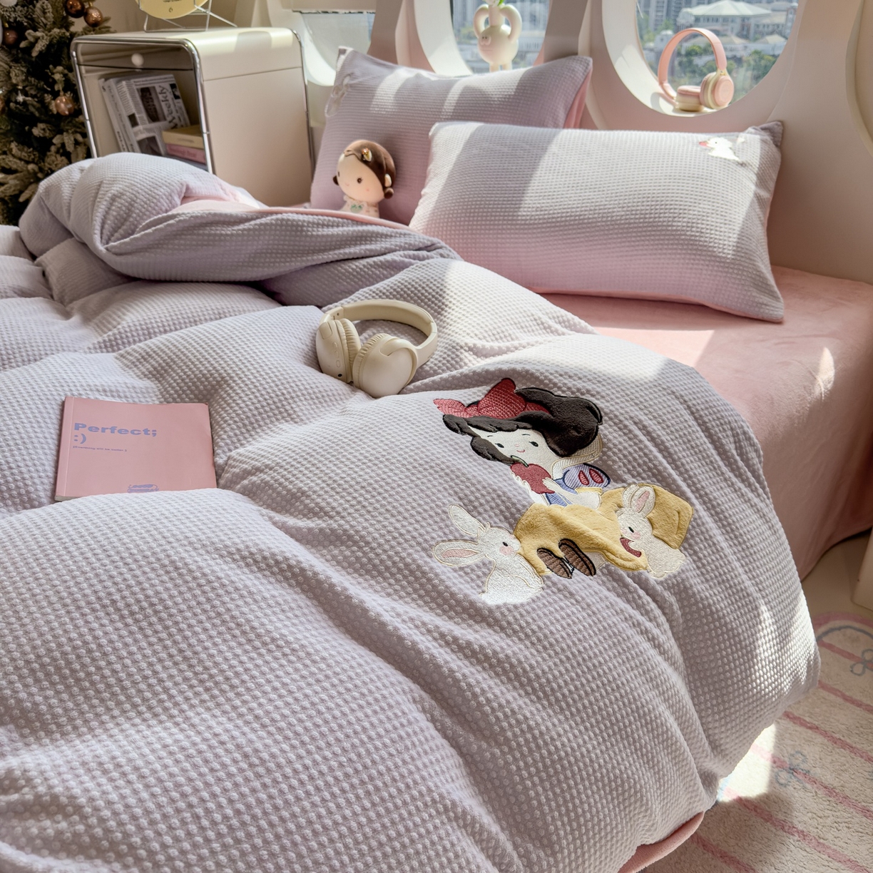 91家纺网 家纺一手货源 找家纺 （总）凯罗 2025秋冬牛奶绒绣花四件套