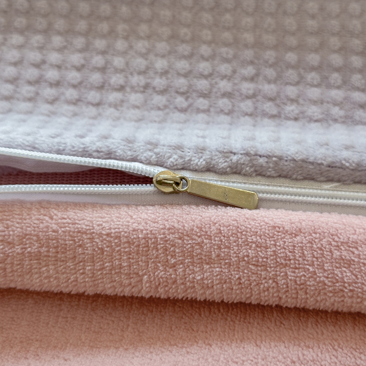 91家纺网 家纺一手货源 找家纺 （总）凯罗 2025秋冬牛奶绒绣花四件套