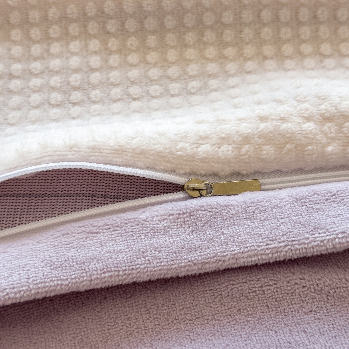 91家纺网 家纺一手货源 找家纺 凯罗 2025秋冬牛奶绒绣花四件套 兔仙子的音乐会