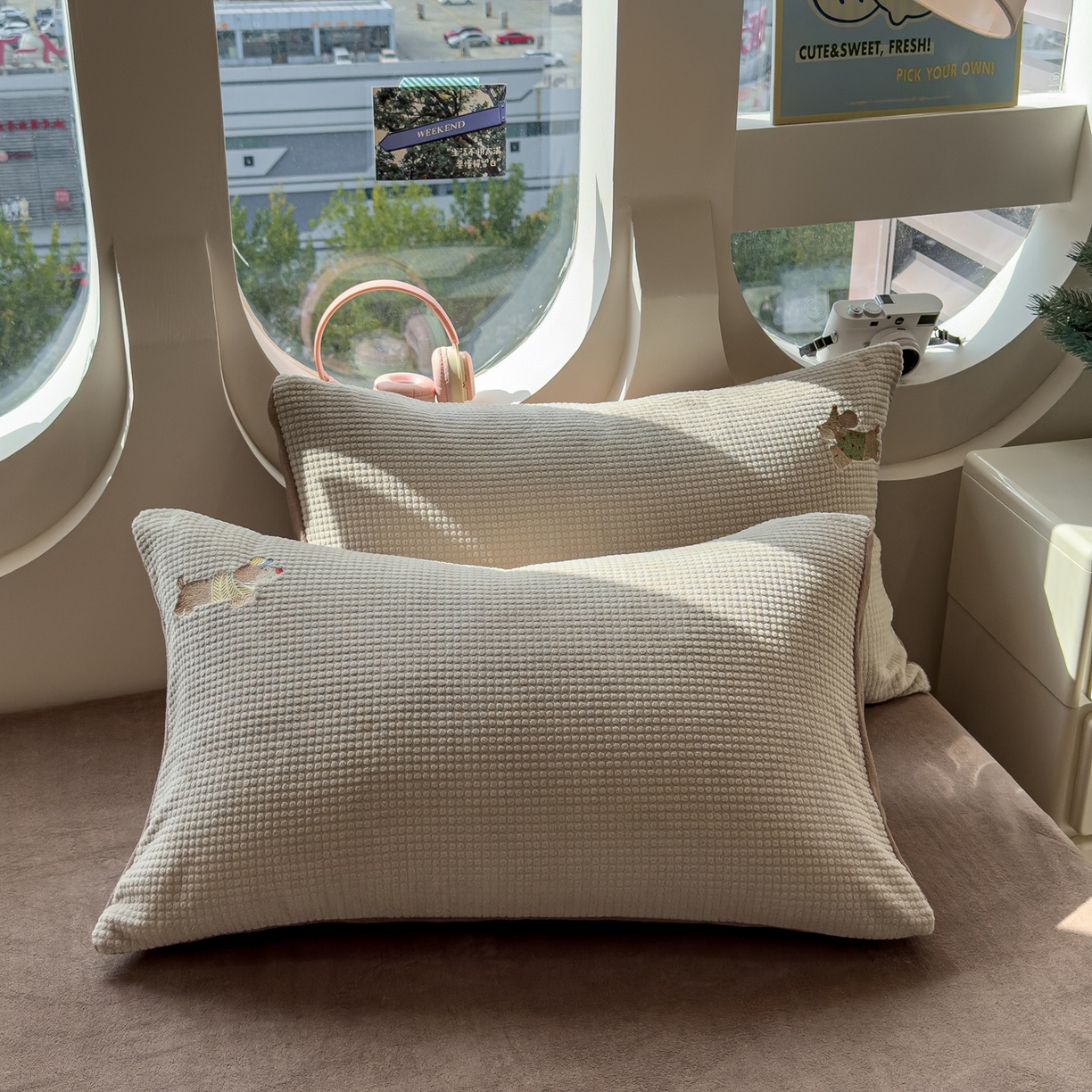 91家纺网 家纺一手货源 找家纺 凯罗 2025秋冬牛奶绒绣花四件套 狗狗运动会