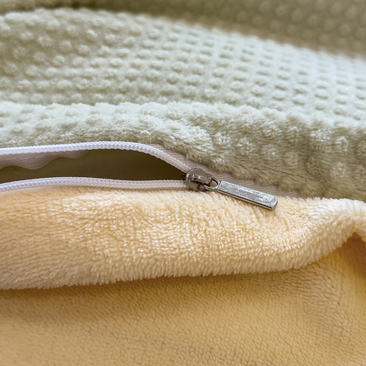 91家纺网 家纺一手货源 找家纺 凯罗 2025秋冬牛奶绒绣花四件套 熊仔兴趣班