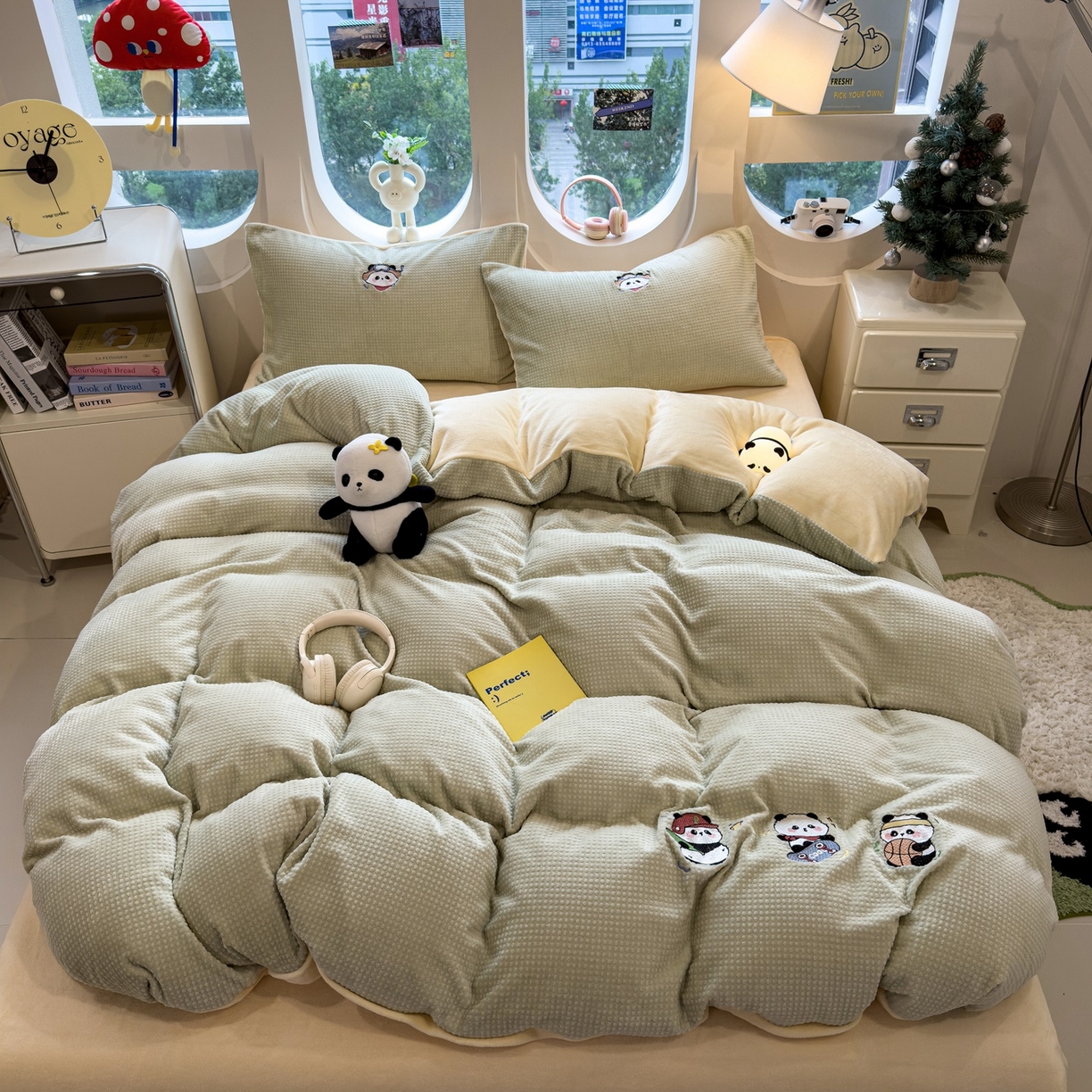 91家纺网 家纺一手货源 找家纺 凯罗 2025秋冬牛奶绒绣花四件套 熊仔兴趣班