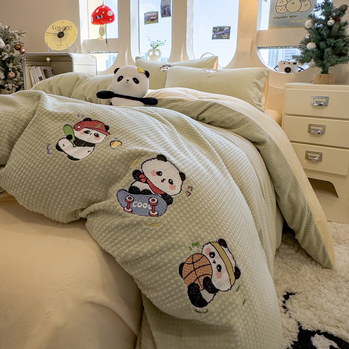 91家纺网 家纺一手货源 找家纺 凯罗 2025秋冬牛奶绒绣花四件套 熊仔兴趣班