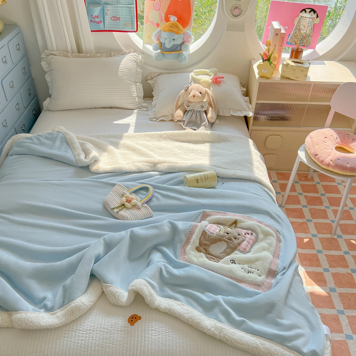 91家纺网 家纺一手货源 找家纺 子钦家纺 2025新款秋冬加厚牛奶绒羊羔绒卡通贴布绣包边毛毯（第二波） 睡觉兔-天蓝