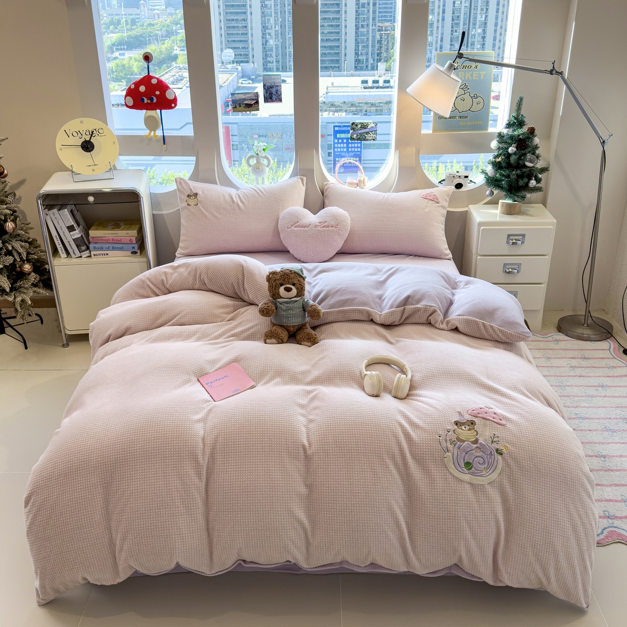 凯罗 2025秋冬牛奶绒绣花四件套 骑着蜗牛去上学