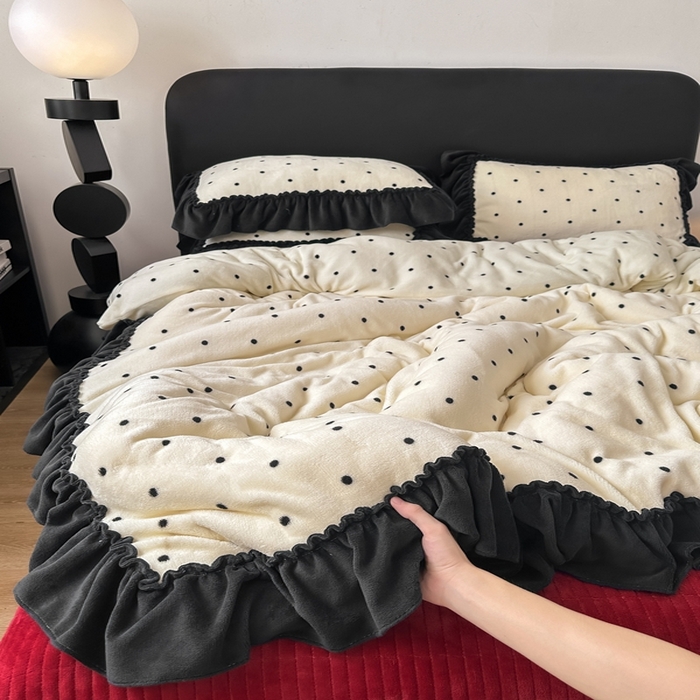 91家纺网 家纺一手货源 找家纺 欧尚 2025新款法式大花边床盖四件套 法式白波点