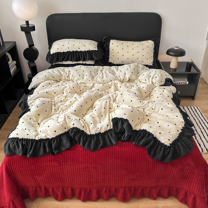 91家纺网 家纺一手货源 找家纺 欧尚 2025新款法式大花边床盖四件套 法式白波点