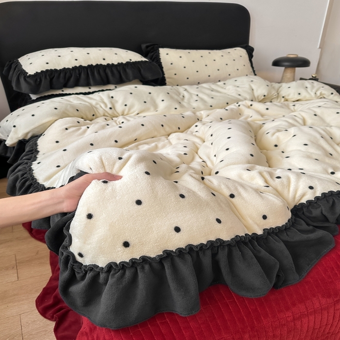 91家纺网 家纺一手货源 找家纺 欧尚 2025新款法式大花边床盖四件套 法式白波点