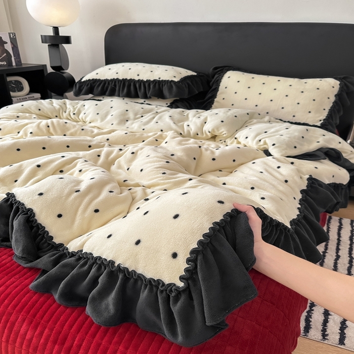 91家纺网 家纺一手货源 找家纺 欧尚 2025新款法式大花边床盖四件套 法式白波点