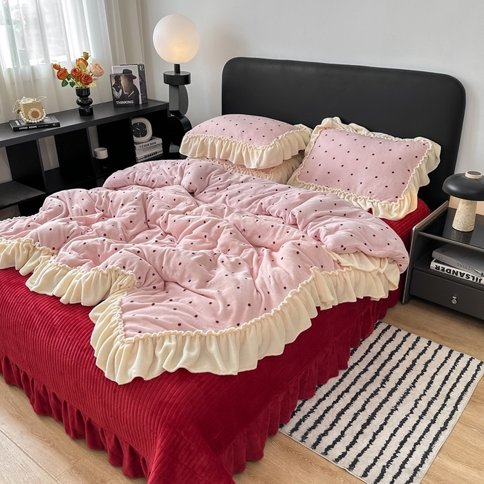 91家纺网 家纺一手货源 找家纺 欧尚 2025新款法式大花边床盖四件套 法式粉波点