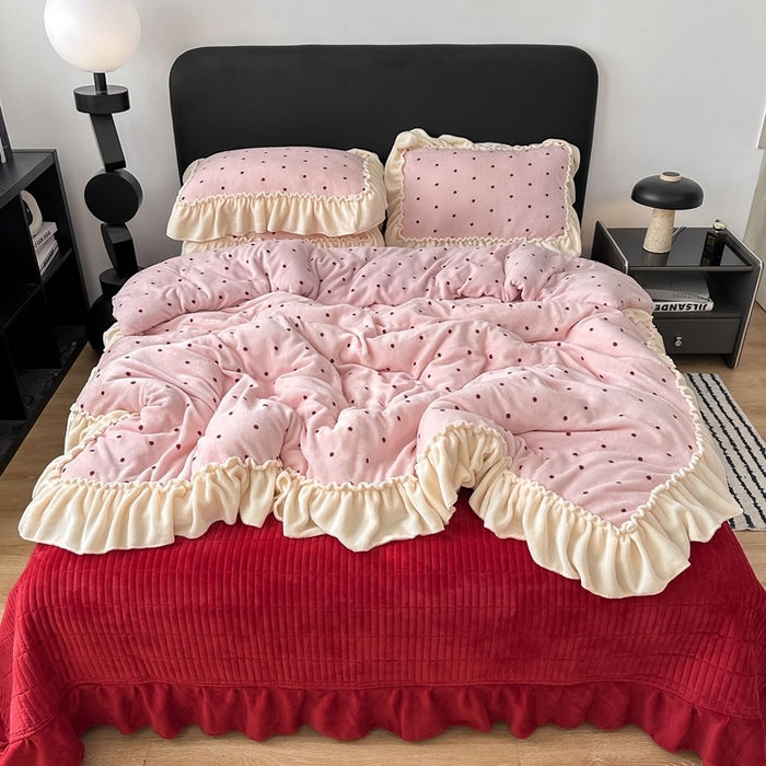 91家纺网 家纺一手货源 找家纺 欧尚 2025新款法式大花边床盖四件套 法式粉波点