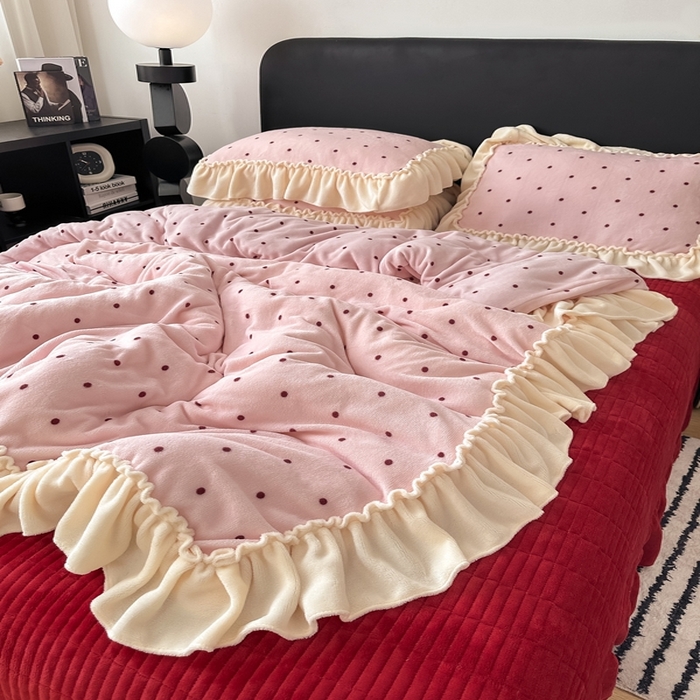 91家纺网 家纺一手货源 找家纺 欧尚 2025新款法式大花边床盖四件套 法式粉波点