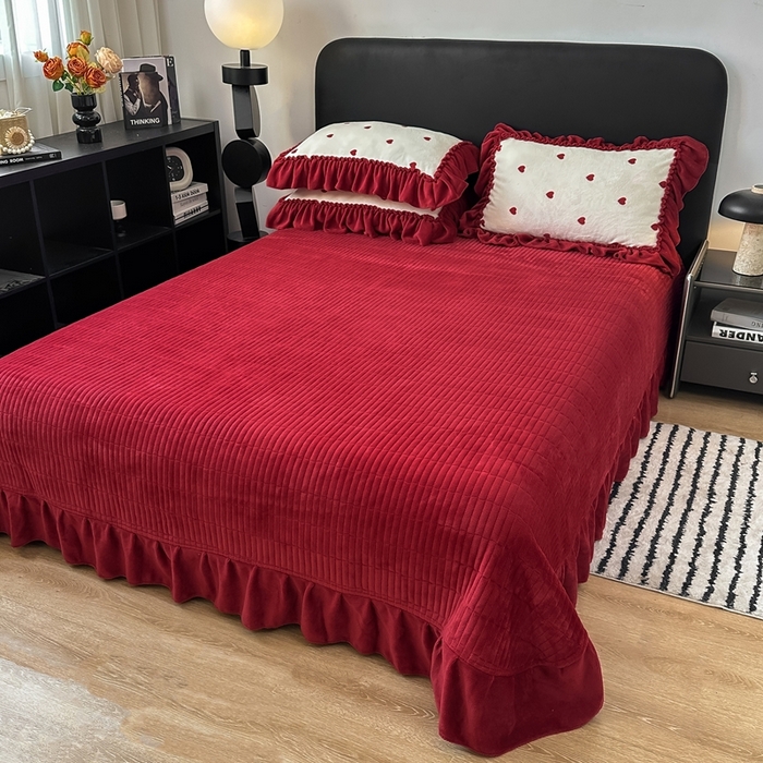 91家纺网 家纺一手货源 找家纺 欧尚 2025新款法式大花边床盖四件套 法式红色小心心