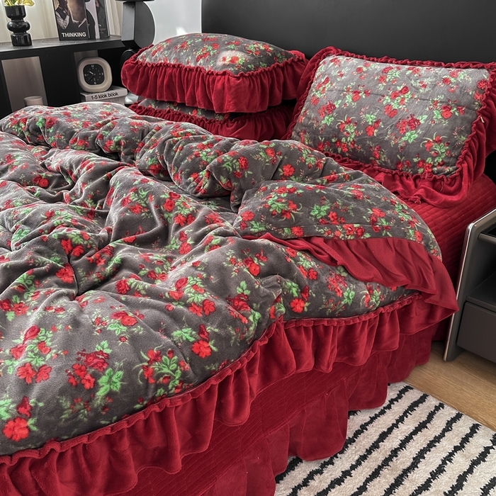 91家纺网 家纺一手货源 找家纺 欧尚 2025新款法式大花边床盖四件套 法式玫瑰的故事