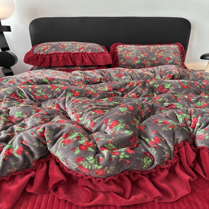 91家纺网 家纺一手货源 找家纺 欧尚 2025新款法式大花边床盖四件套 法式玫瑰的故事