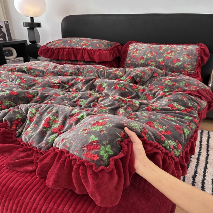 91家纺网 家纺一手货源 找家纺 欧尚 2025新款法式大花边床盖四件套 法式玫瑰的故事