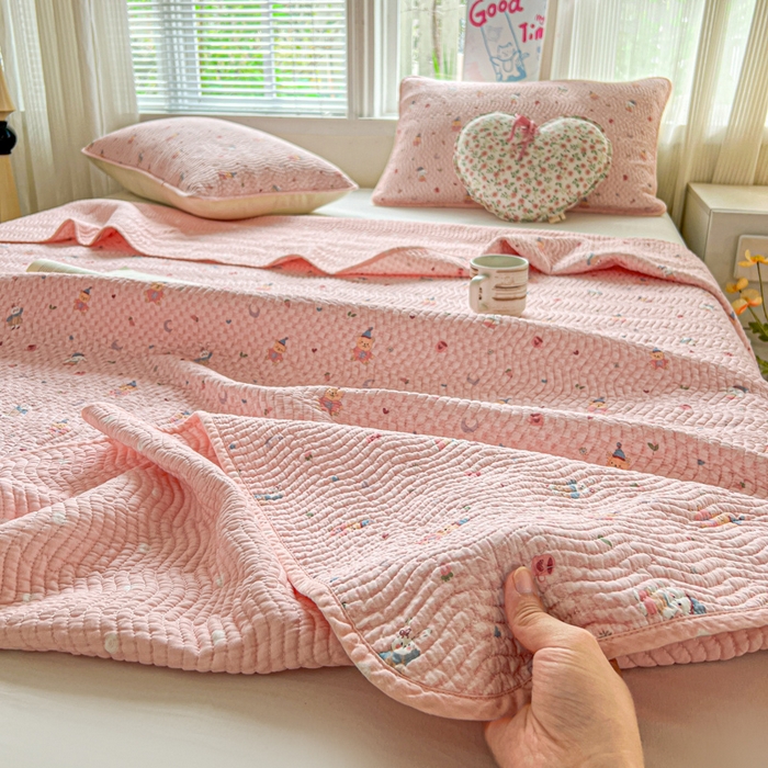 91家纺网 家纺一手货源 找家纺 羽爱家纺2025全棉13372新疆棉花床盖三件套 精灵乐园