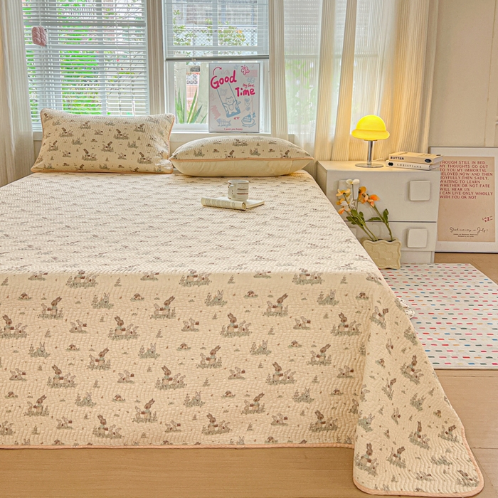 91家纺网 家纺一手货源 找家纺 羽爱家纺2025全棉13372新疆棉花床盖三件套 萌萌兔