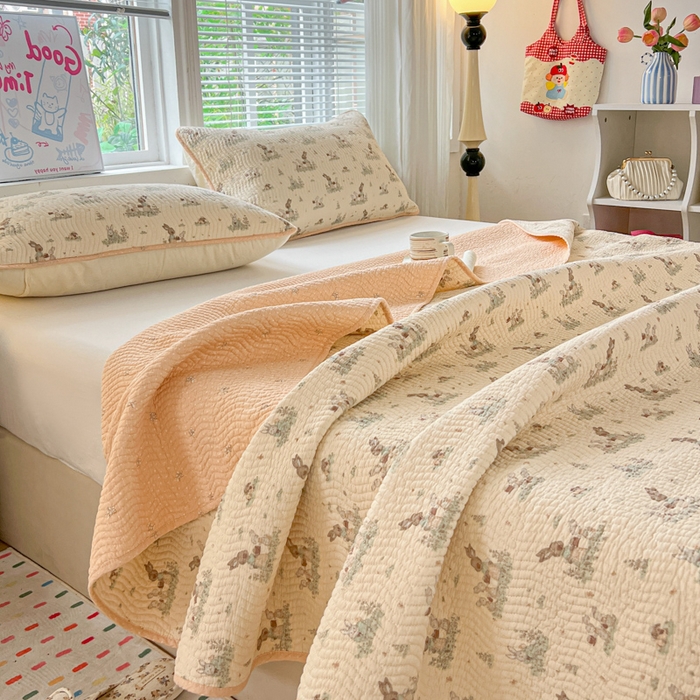 91家纺网 家纺一手货源 找家纺 羽爱家纺2025全棉13372新疆棉花床盖三件套 萌萌兔