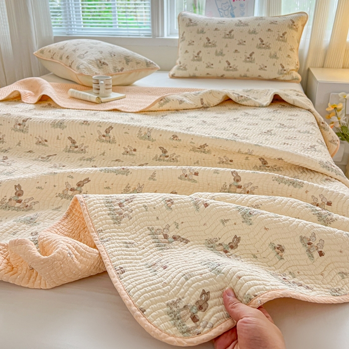 91家纺网 家纺一手货源 找家纺 羽爱家纺2025全棉13372新疆棉花床盖三件套 萌萌兔