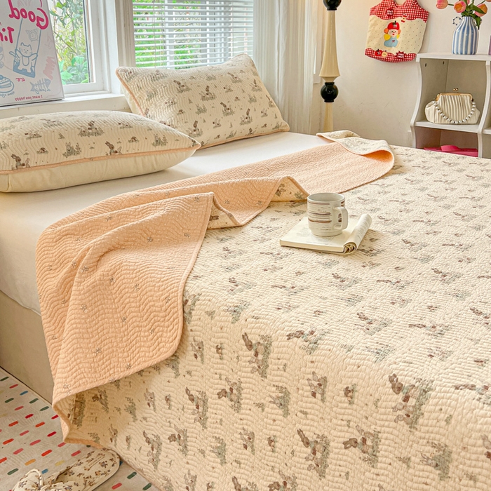 91家纺网 家纺一手货源 找家纺 羽爱家纺2025全棉13372新疆棉花床盖三件套 萌萌兔