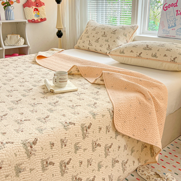 91家纺网 家纺一手货源 找家纺 羽爱家纺 2025全棉13372新疆棉花床盖四件套 萌萌兔