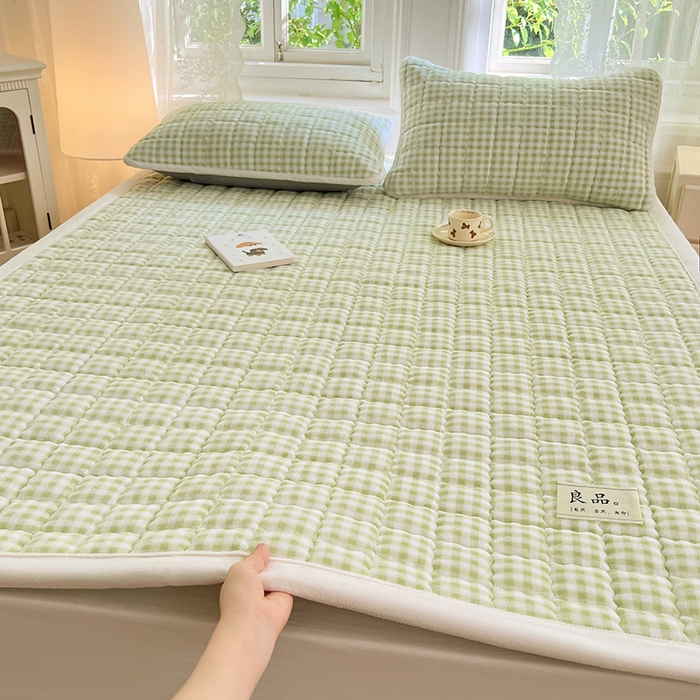 三盛源 2025新款牛奶绒绗绣夹棉防滑保暖秋冬印花床护垫床褥绒床垫加厚高克重加宽包边 方格-抹茶绿