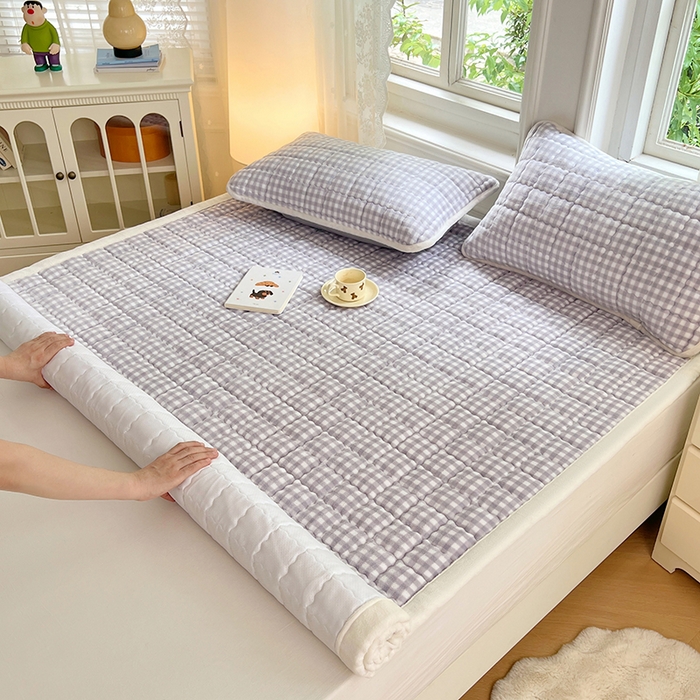 91家纺网 家纺一手货源 找家纺 三盛源 2025新款牛奶绒绗绣夹棉防滑保暖秋冬印花床护垫床褥绒床垫加厚高克重加宽包边 方格-高级灰