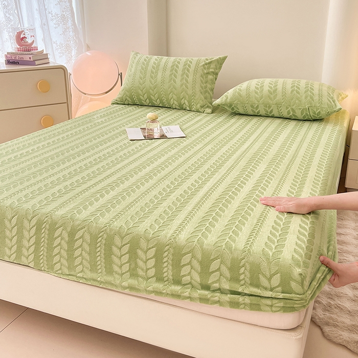 91家纺网 家纺一手货源 找家纺 （总）三盛源 2025新款高克重雕花牛奶绒床笠三件套加厚保暖床垫保护套