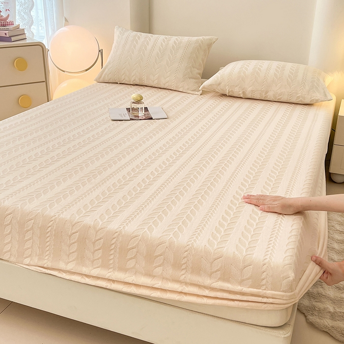 三盛源 2025新款高克重雕花牛奶绒床笠三件套加厚保暖床垫保护套 麦穗-奶油白