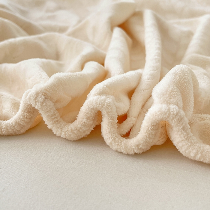 91家纺网 家纺一手货源 找家纺 三盛源 2025新款高克重雕花牛奶绒床笠三件套加厚保暖床垫保护套 麦穗-奶油白