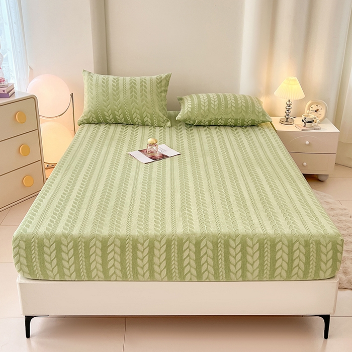 91家纺网 家纺一手货源 找家纺 三盛源 2025新款高克重雕花牛奶绒床笠三件套加厚保暖床垫保护套 麦穗-抹茶绿