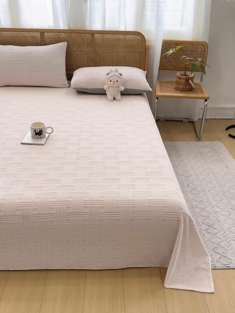 91家纺网 家纺一手货源 找家纺 （总）灰鲸 2025新款纯色雕花牛奶绒床单单品床单床单单件