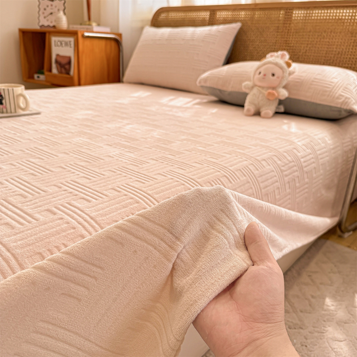 （总）灰鲸 2025新款纯色雕花牛奶绒床单单品床单床单单件