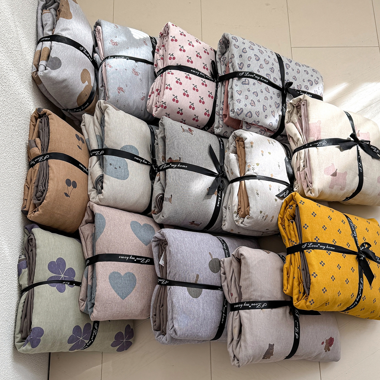 91家纺网 家纺一手货源 找家纺 竹合家纺 2025秋冬新款加厚磨毛色织暖绒系列针织四件套高克重 组合图（仅展示）