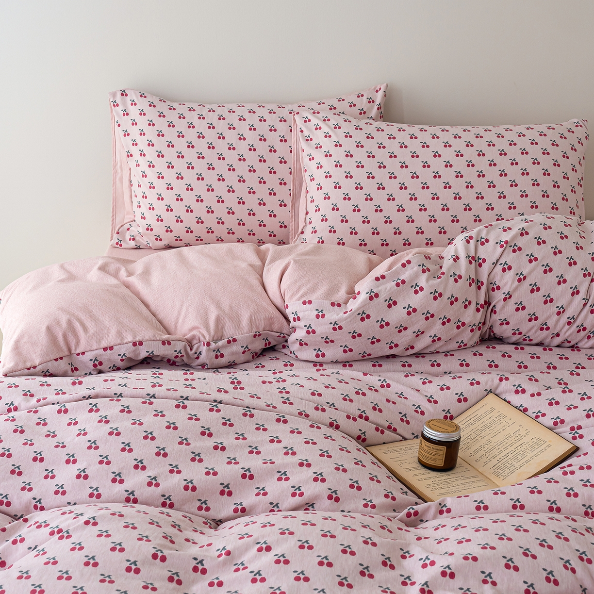 91家纺网 家纺一手货源 找家纺 竹合家纺 2025秋冬新款加厚磨毛色织暖绒系列针织四件套高克重 红樱桃