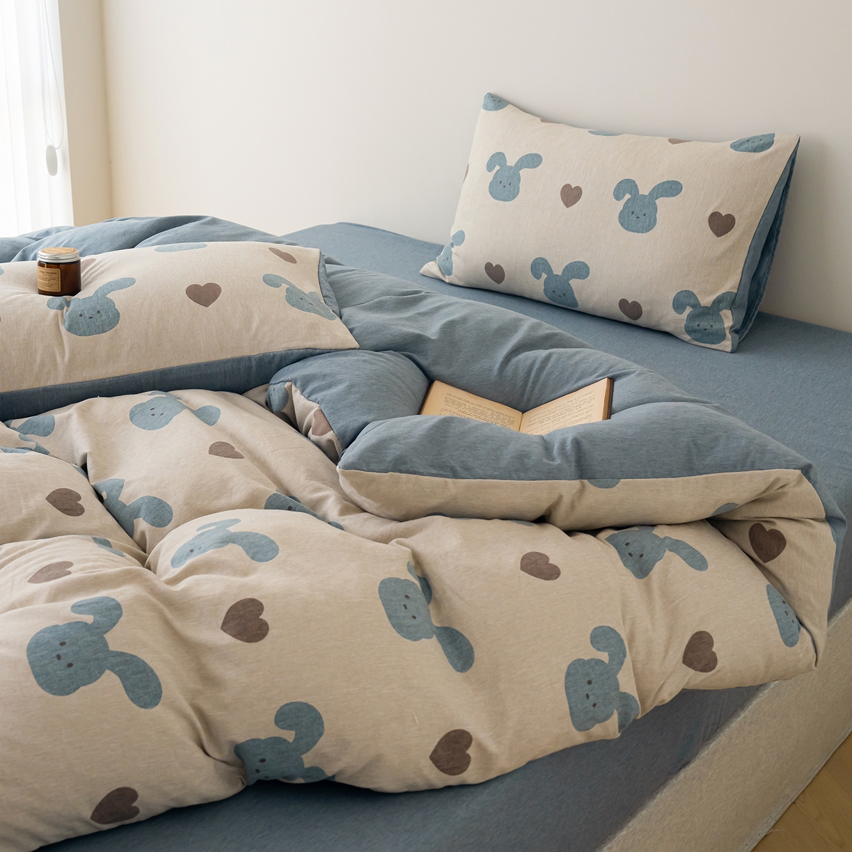 91家纺网 家纺一手货源 找家纺 竹合家纺 2025秋冬新款加厚磨毛色织暖绒系列针织四件套高克重 爱心蓝兔