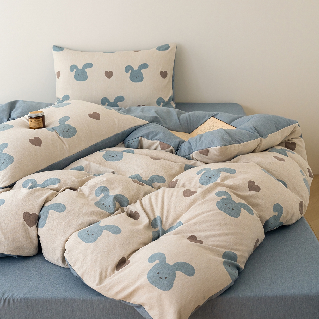 91家纺网 家纺一手货源 找家纺 竹合家纺 2025秋冬新款加厚磨毛色织暖绒系列针织四件套高克重 爱心蓝兔