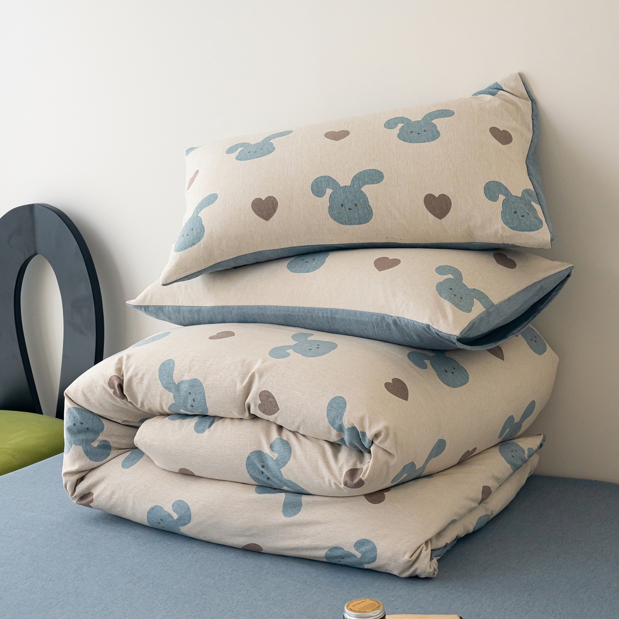 91家纺网 家纺一手货源 找家纺 竹合家纺 2025秋冬新款加厚磨毛色织暖绒系列针织四件套高克重 爱心蓝兔