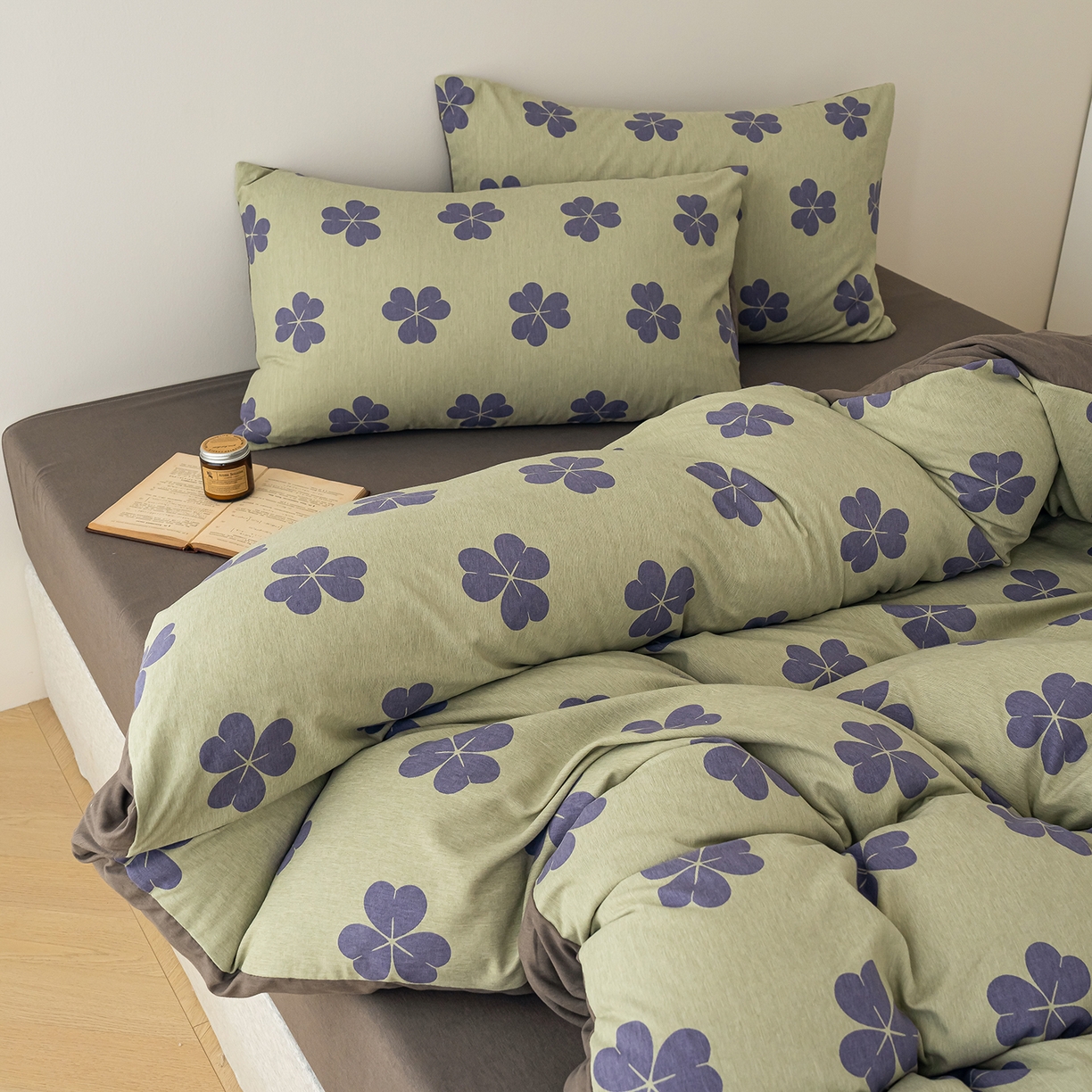 91家纺网 家纺一手货源 找家纺 竹合家纺 2025秋冬新款加厚磨毛色织暖绒系列针织四件套高克重 三叶草-绿