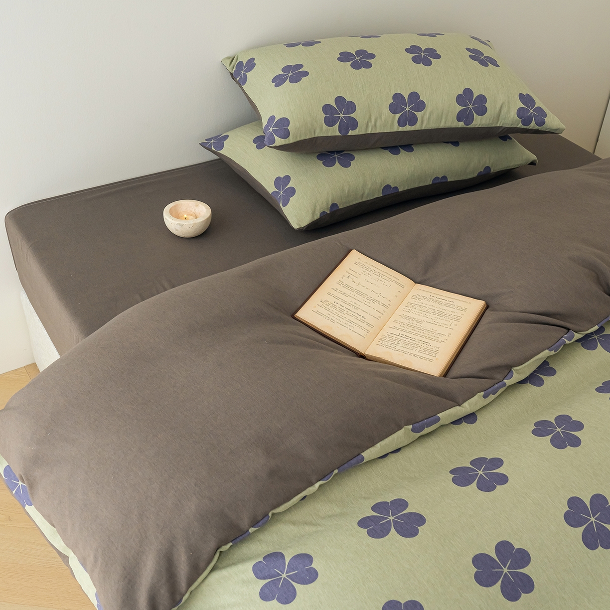 91家纺网 家纺一手货源 找家纺 竹合家纺 2025秋冬新款加厚磨毛色织暖绒系列针织四件套高克重 三叶草-绿