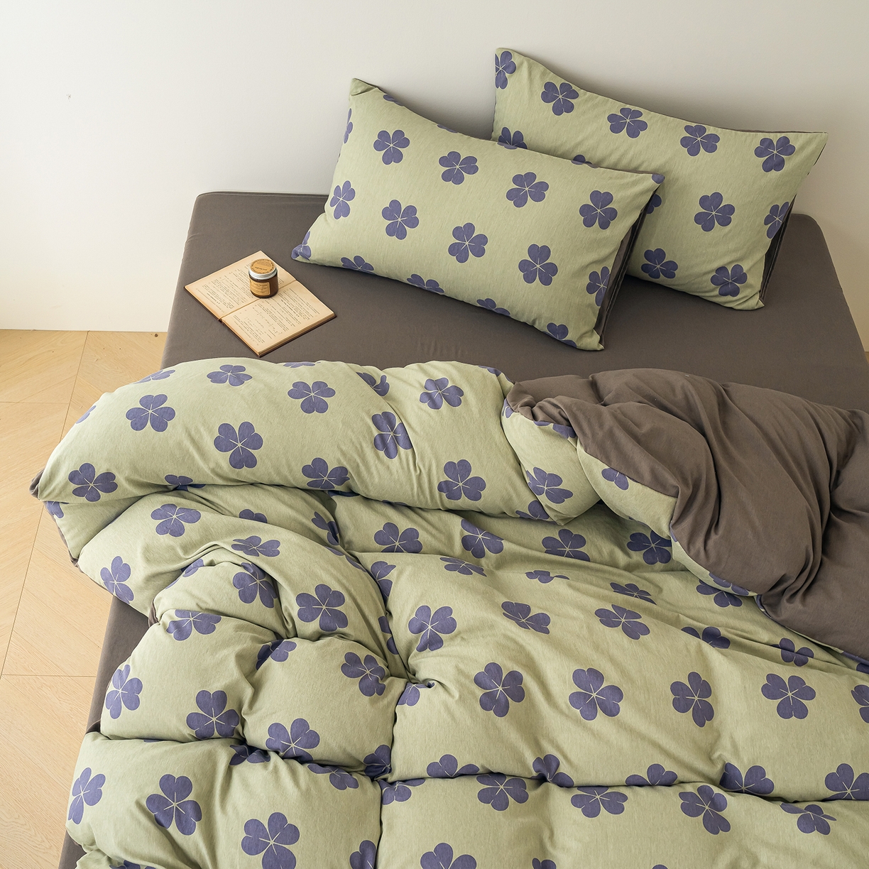 91家纺网 家纺一手货源 找家纺 竹合家纺 2025秋冬新款加厚磨毛色织暖绒系列针织四件套高克重 三叶草-绿