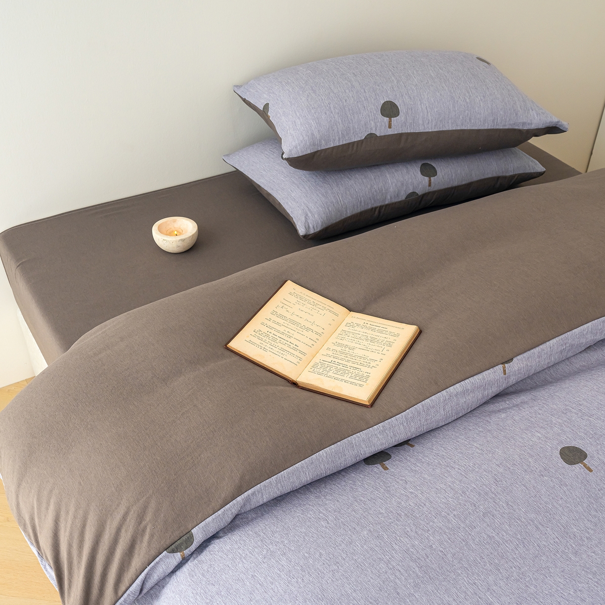 91家纺网 家纺一手货源 找家纺 竹合家纺 2025秋冬新款加厚磨毛色织暖绒系列针织四件套高克重 蘑菇森林