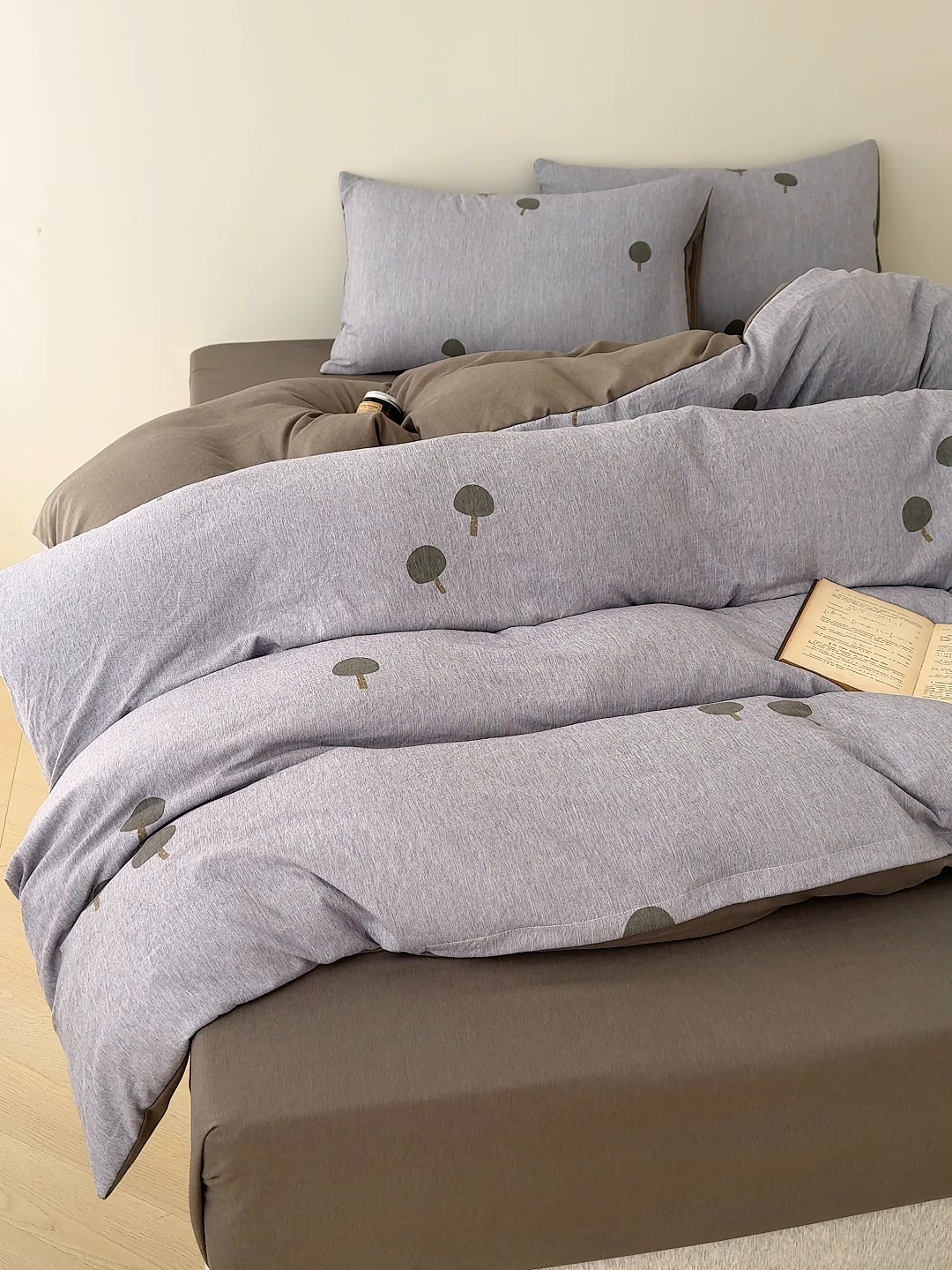 91家纺网 家纺一手货源 找家纺 竹合家纺 2025秋冬新款加厚磨毛色织暖绒系列针织四件套高克重 蘑菇森林